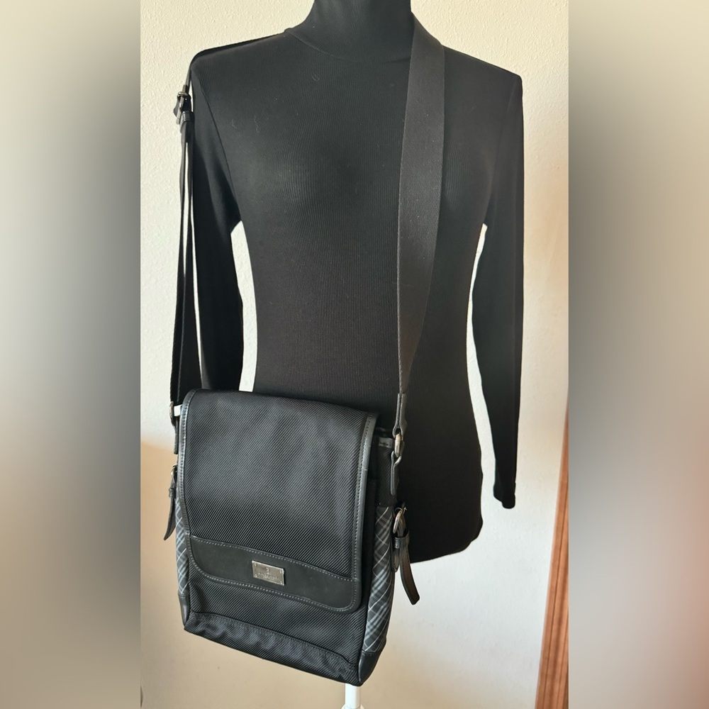 🔥 BLACK LABEL Crestbridge Nylon & Leather Crossbody Bag Messenger Bag Black